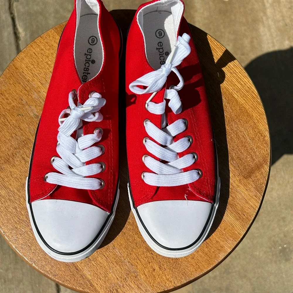 Red sneakers size 9 women’s - Picture 7 of 8